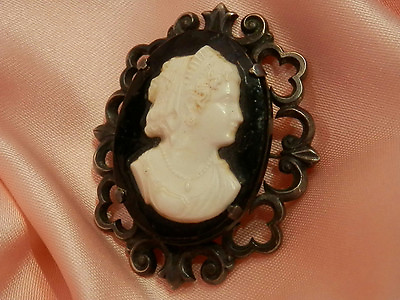 #ad Large amp; Pretty Vintage 1940#x27;s Celluloid Cameo Brooch 64n $18.37