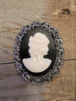 #ad VINTAGE CAMEO BLACK WHITE SILVER LARGE BROOCH PIN VERY NICE ESTATE $14.95