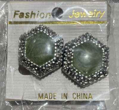 #ad Fashion Clip On Earings $7.99￼ $7.99