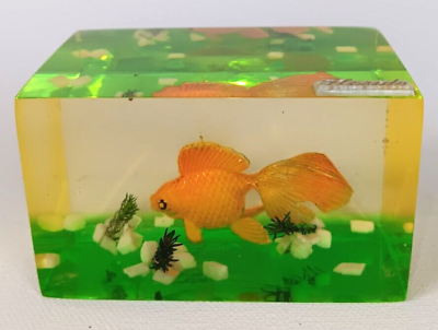 #ad Vintage Florida Souvenir Goldfish Fish in Lucite Block Retro 70s Paperweight $17.99