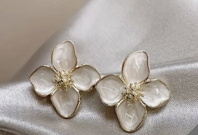 #ad Flower Earrings 14k Gold Steel Stud White Enamel Floral $24.81