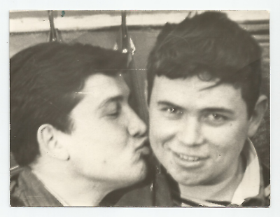 #ad Photo Couple Guys Kiss Closeup Joke Humor Odd weird Mans Gay Int VTG $11.00