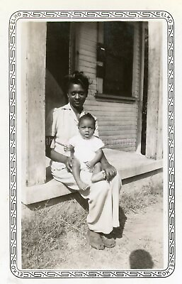 #ad Vintage FOUND BLACK AND WHITE FAMILY PHOTO Mid Century American 34 LA 83 O $14.17