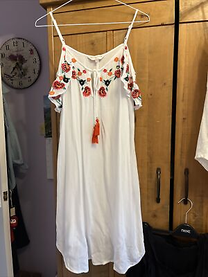 #ad Gorgeous White Embroidered Beach Cover Up Famp;F Holiday Collection XS GBP 10.00