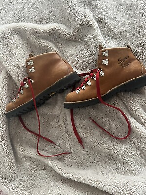 #ad Worn twice Womens Danner Mountain Light Cascade Boots In Brown. $300 $300.00
