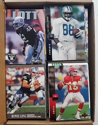 #ad Lot Of 1000 Football Cards. Z $199.00