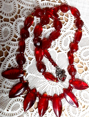 #ad ESTATE CHERRY GLASS NECKLACE Vintage 17 IN. BEAUTIFUL NECKLACE TOGGLE L@@K $32.95