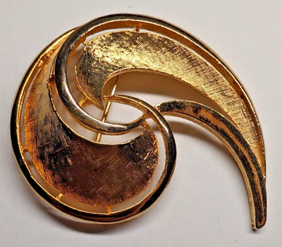 #ad Vintage Textured Swirl Brooch Gold Tone $9.99