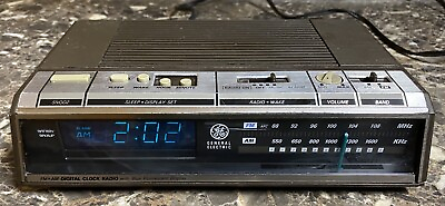 #ad GE 7 4646A Alarm Clock Radio AM FM Vintage Digital Blue Display Tested Used $39.99