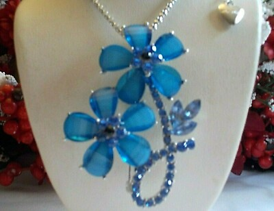 #ad BETSEY JOHNSON LOVELY BLUE ACRYLIC AND RHINESTONE FLORAL NECKLACE BROOCH $31.99