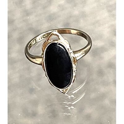 #ad PETER STONE YELLOW GOLD AND ONYX RING SIZE 6 SKY $220.00
