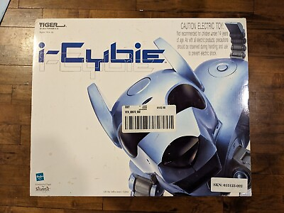 #ad i Cybie Gold Electronic Robotic Dog Hasbro 2001. NIB Tested amp; Working $95.00