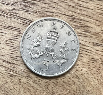 #ad 5 NEW PENCE UK 1974 COIN NICE COIN 🇬🇧 Queen Elizabeth II $4.99