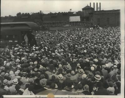 #ad 1932 Press Photo Crowd Assembled in Train Yards to Hear Pres Hoover#x27;s Speech $19.99