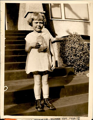 #ad GA181 Original Underwood Photo WINS SILVER CUP AFTER BLUE RIBBON Adorable Girl $20.00