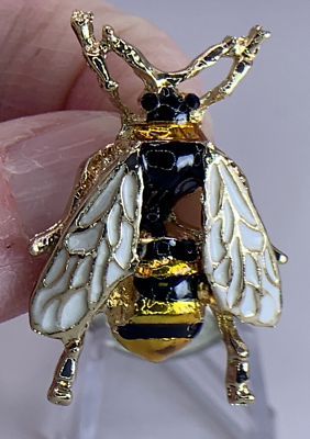 #ad Bee Vintage Gold Pin Brooch D 4520 $7.99