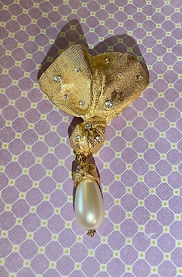#ad MARVELLA FABULOUS VINTAGE TEXTURED GOLD amp; PEARL DROP 4 1 4quot; BROOCH $125.00
