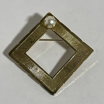 Vintage Gold Toned Square Brooch Ridged Patterns Faux Pearl $20.00
