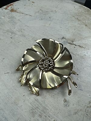 #ad Vintage Flower Brooch 1960s Style Inspired Gold Tone Floral Large Retro 70s Pin $18.99