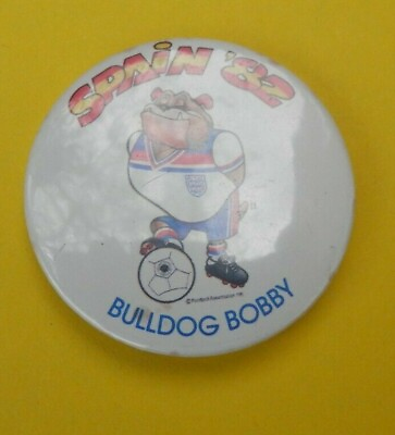 #ad BULLDOG BOBBY ENGLAND FIFA WORLD CUP 1982 PIN BADGE BOBBY ROBSON ERA GBP 10.00