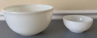 #ad Set of 2 Fire King Oven Ware Bowls Milk White 8 1 4quot; amp; 5quot; #8 amp; # 28 USA $21.84