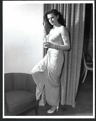 #ad JANE RUSSELL ACTRESS IN SEXY VINTAGE ORIGINAL PHOTO $99.99