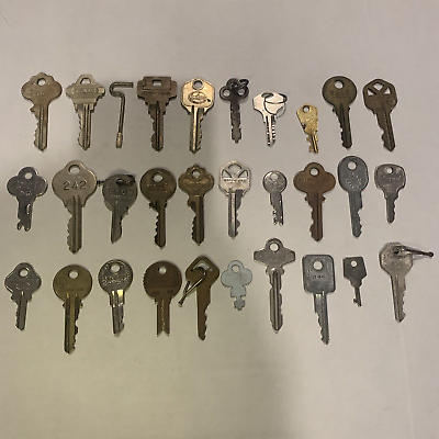 #ad Mixed Lot Of 30 Vintage Keys Miscellaneous Assorted Random $15.00