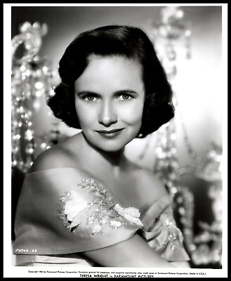 #ad Hollywood Beauty TERESA WRIGHT STYLISH POSE 1950 ORIGINAL Paramount Photo 533 $21.59