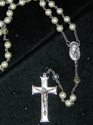 #ad White Pearl Crystal Bead Ave Maria Silver Crucifix Rosary Italy $22.49
