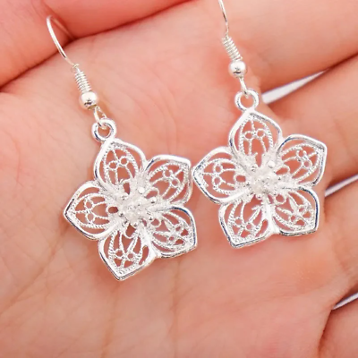 #ad Beautiful Silver Flower Earrings $5.99
