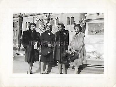 #ad Vintage FOUND BLACKWHITE FAMILY PHOTOGRAPH Snapshot ORIGINAL 37 50 S $14.30