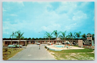#ad 1950 Roadside Motel Holiday Inn Pool Area Lake Wales Florida Vintage FL Postcard $4.95