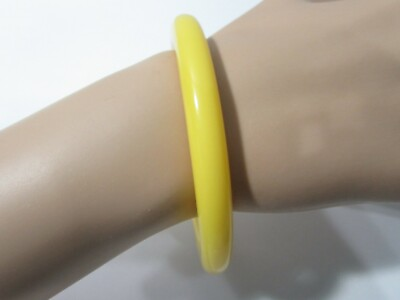 #ad BANGLE BRACELET YELLOW BRIGHT SUNNY COLOR PLASTIC CONCEALED SEAM $15.00