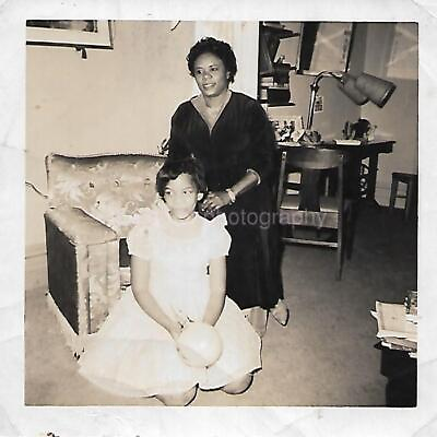 #ad FOUND BLACKWHITE FAMILY PHOTOGRAPH 1950#x27;s 60#x27;s Vintage ORIGINAL 311 56 L $12.99