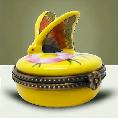 #ad Vtg Butterfly Tinket Pill Box Yellow Hinged Pink Flower 2.5quot; × 2quot; Porcelain 3D $23.99