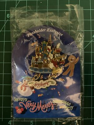 #ad Disney Mickey#x27;s Very Merry Christmas Party 2004 Passholder Exclusive Pin Donald $14.99