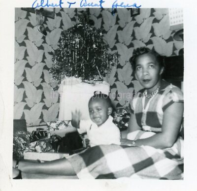 #ad Vintage FOUND BLACK AND WHITE FAMILY PHOTO Mid Century American 34 LA 83 I $14.24