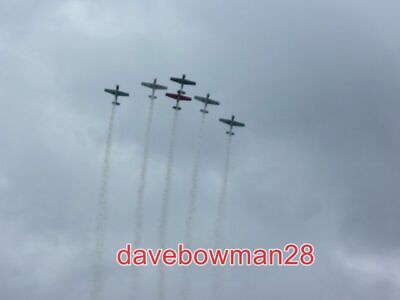 #ad PHOTO YAK 52S FORMATION FLIGHT EAST FORTUNE AIRSHOW 2010 DETAILS OF THIS AIRCRA GBP 1.70