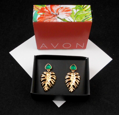 #ad LOVELY AVON PALM LEAF DROP PIERCED EARRINGS GREEN AND GOLD NOS WITH BOX $5.89
