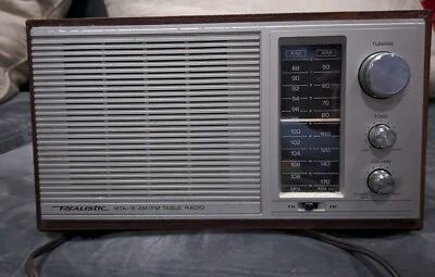 #ad Realistic MTA 15 Model 12 695 AM FM Vintage Table Radio TESTED WORKS $35.99