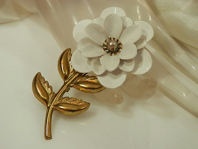 #ad Large Vintage 1940s Celluloid Flower Brooch XX Pretty 737JE4 $15.37