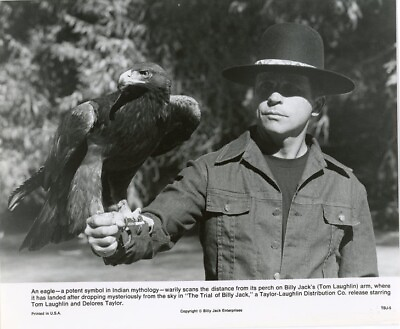 #ad The Trial of Billy Jack Tom Laughlin Eagle on arm Original 8x10 Photo 1974 $24.99
