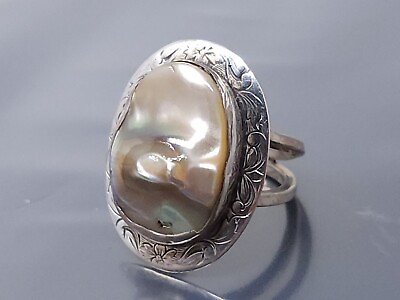 #ad Vintage Navajo Sterling Silver Mother of pearl Oval band Ring size 6 $75.00