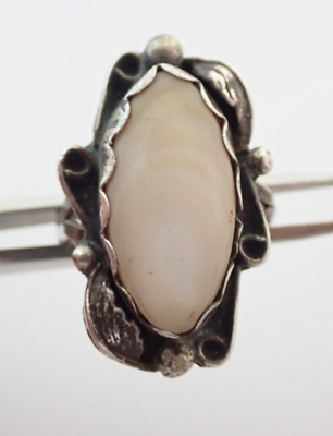 #ad Vintage Navajo Mother of Pearl MOP 1 1 8quot; Sterling Silver Ring Sz 7.5 $35.95