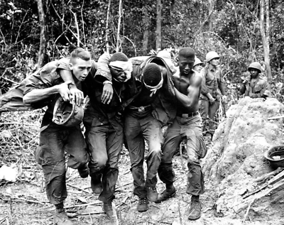 #ad Vietnam War Photo US Soldiers in with Wounded in Vietnam US178 $6.49