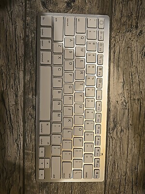 #ad Sparin Wireless Keyboard Excellent Condition Silver. Perfect $11.00