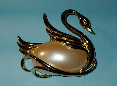 #ad Vintage Faux Pearl Elegant Swan Large Pin Brooch Signed LR $16.99