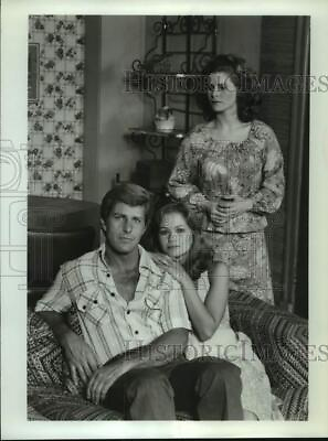 #ad Press Photo An actor and two actresses in a scene from a television show. $17.99