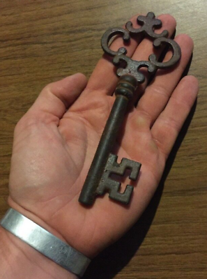 #ad Victorian Skeleton Key Cathedral Cast Iron SOLID METAL Cathedral Master Door WOW $13.69