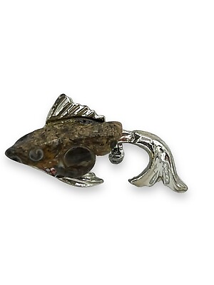 #ad Vintage Unique Fossil Stone Fish Face On Silver Tone Brooch $24.99